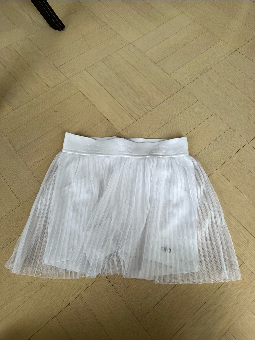 Alo Yoga Mesh Flirty Tennis Skirt White XS